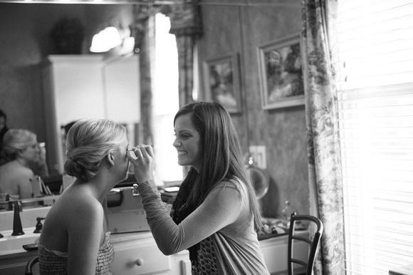 004-blakeslee-tripp-gettingready
